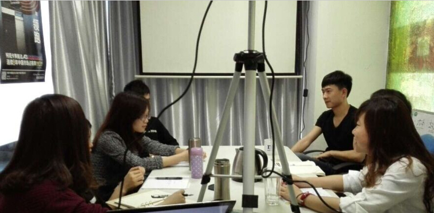 科頤辦公小伙伴們正在召開服務討論會 科頤辦公小伙伴們正在召開服務討論會